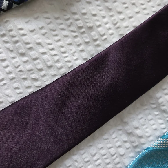 Bundle Five Assorted Ties - Picture 5 of 10
